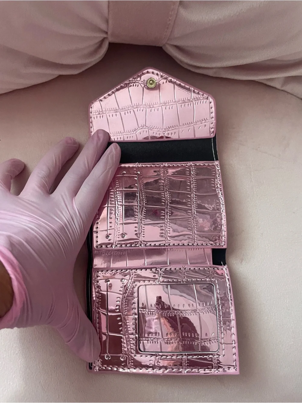 Pink Croc-Embossed Lip Accent Women’s Clutch Wallet - Picture 6 of 6